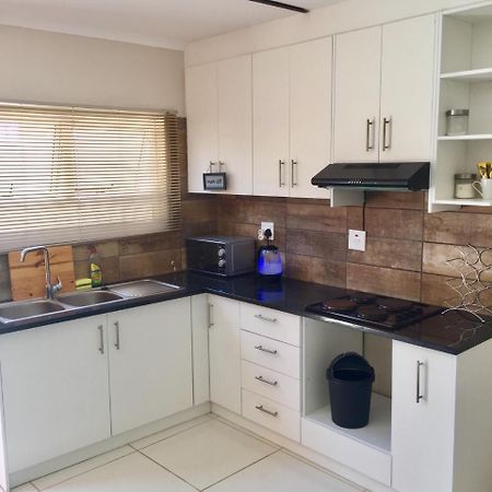 Man Cave Suite Swakopmund Buitenkant foto