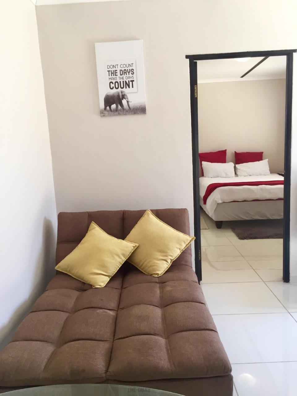 Man Cave Suite Swakopmund Buitenkant foto